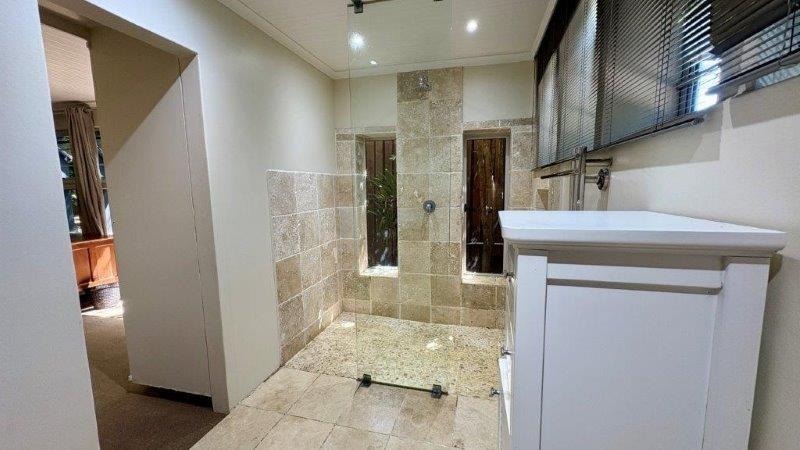 4 Bedroom Property for Sale in Bonza Bay Eastern Cape